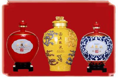 宁武县烟酒回收五粮液各种摆件.jpg